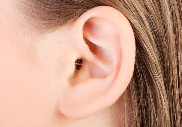 Xem tướng lông trên cơ thể: Lông mọc ở tai